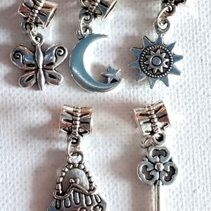 charms. NWOT. fits in Pandora Bracelet. (D)